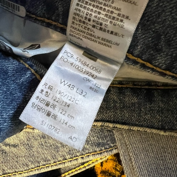 Men’s 48x32 Levi’s jeans. - Picture 3 of 4